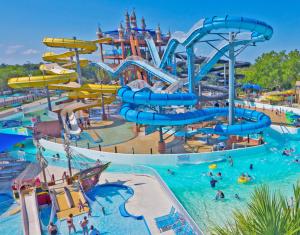 Schlitterbahn Waterpark Kansas City Ks Up To 14 Off Online Booking